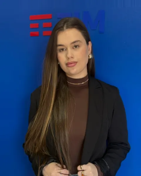 Vitoria, Supervisora de atendimento da Vetorial Telecom